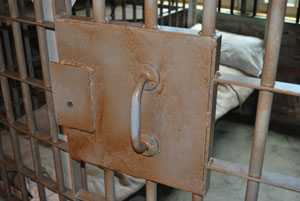 new-deaf-accessibility-solutions-jail-prison-2